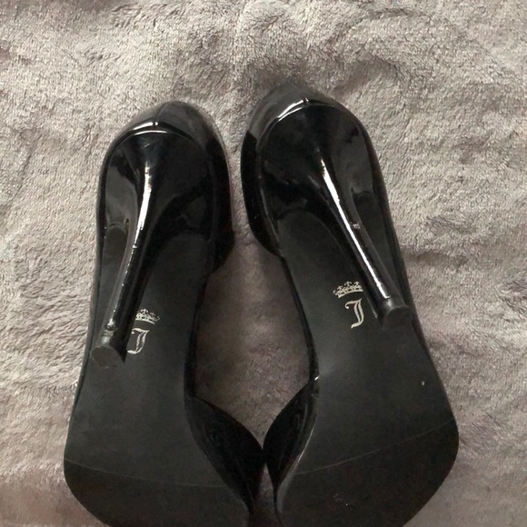 Heels - Picture 3 of 3